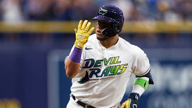 RaysIsaacParedesHandHomeRunTrot